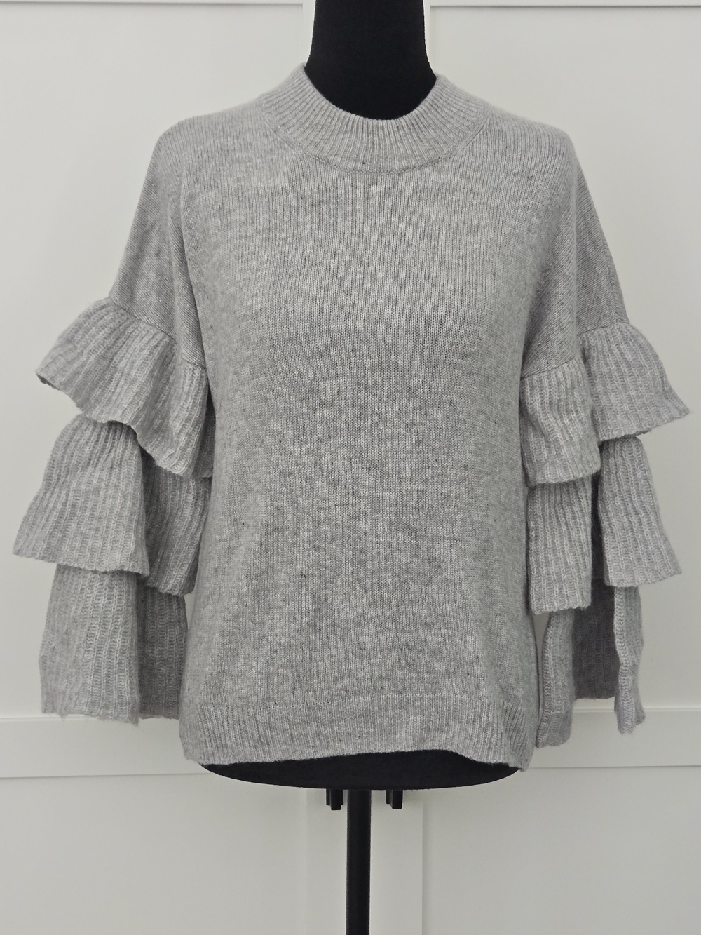 Autumn Cashmere Womens Gray Tiered Ruffle Sleeve 100% Cashmere Sweater Small NWT